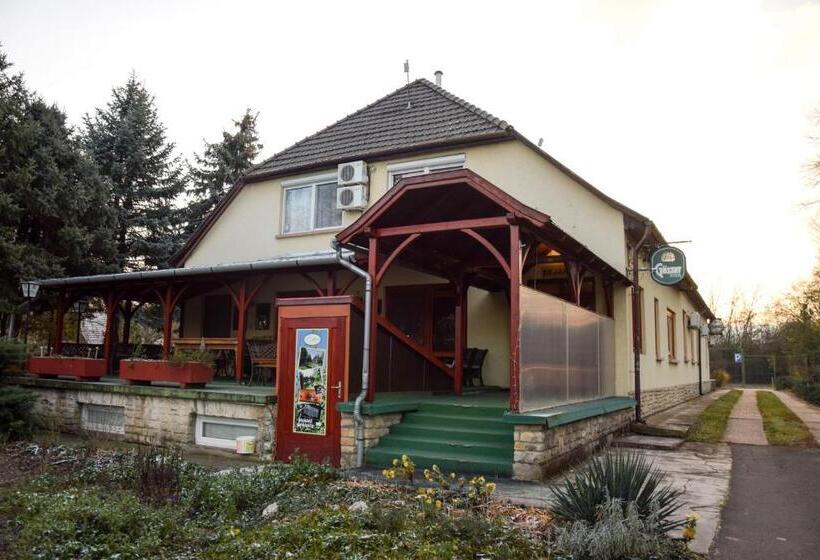 Bed and Breakfast Fortuna Panzio