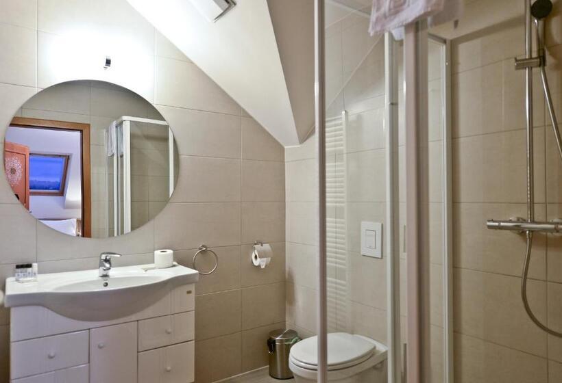 住宿加早餐 Imola Udvarház Dessert