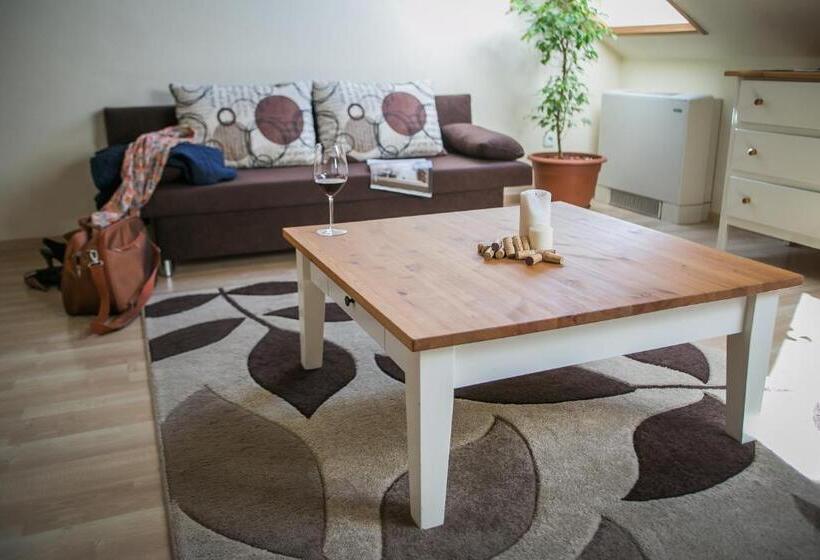 住宿加早餐 Imola Udvarház Dessert