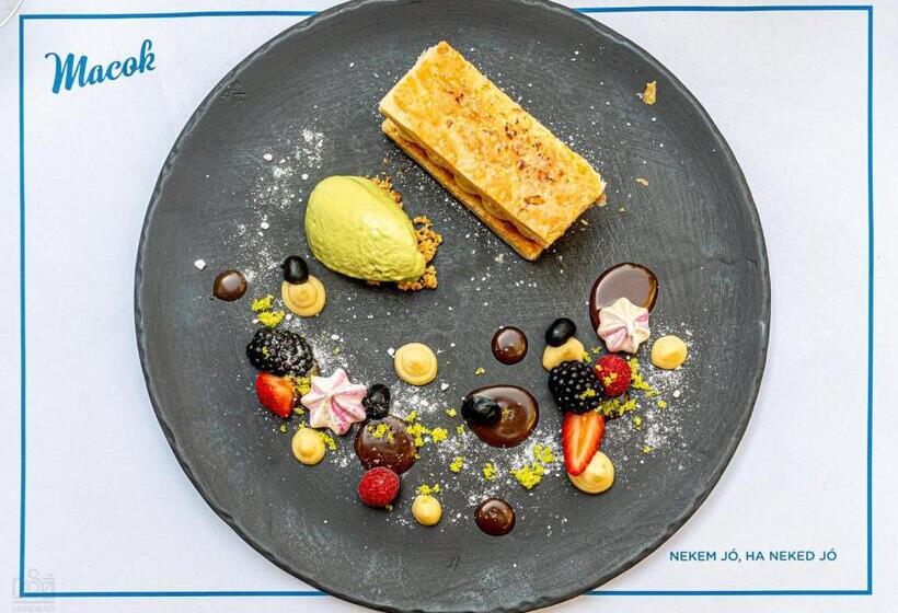 住宿加早餐 Imola Udvarház Dessert