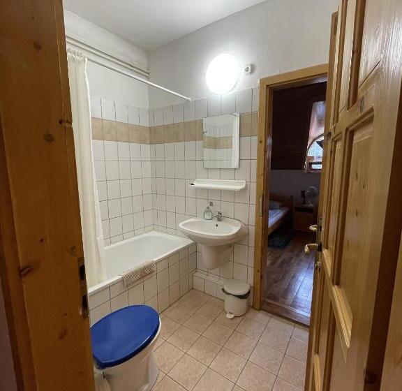 Aamiaismajoitus (B&B) Katalinkert Panzió