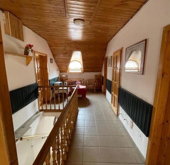 Aamiaismajoitus (B&B) Katalinkert Panzió