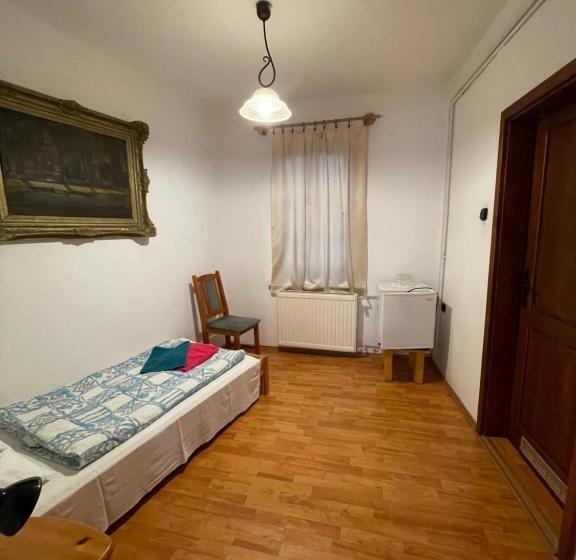 Aamiaismajoitus (B&B) Katalinkert Panzió