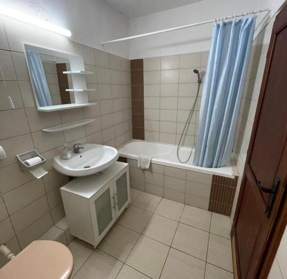 Aamiaismajoitus (B&B) Katalinkert Panzió