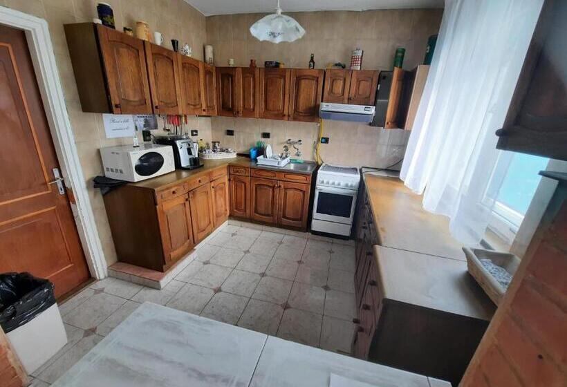 ベッドアンドブレックファースト Laci Magánszálláshely