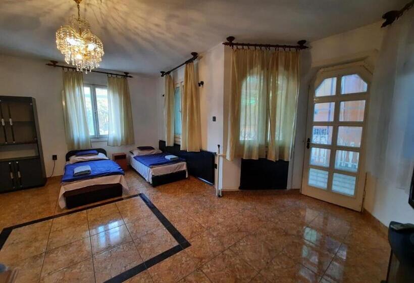 ベッドアンドブレックファースト Laci Magánszálláshely