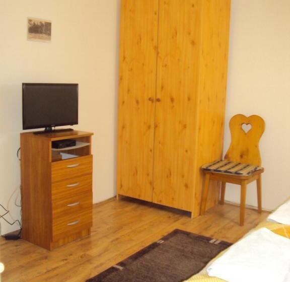 ベッドアンドブレックファースト Lila Akác Vendégház Esztergom