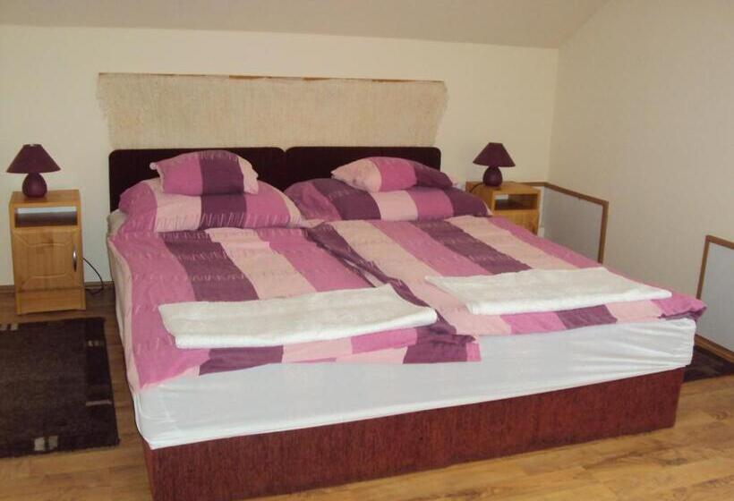 ベッドアンドブレックファースト Lila Akác Vendégház Esztergom