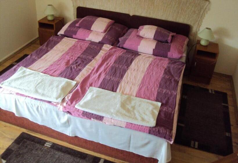 ベッドアンドブレックファースト Lila Akác Vendégház Esztergom