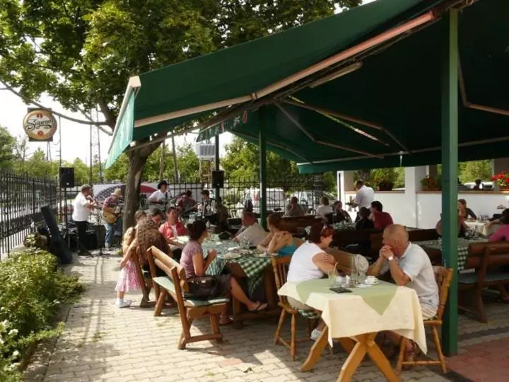 Aamiaismajoitus (B&B) Rácz Fogadó
