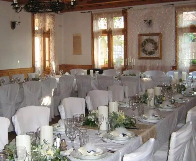 Aamiaismajoitus (B&B) Rácz Fogadó