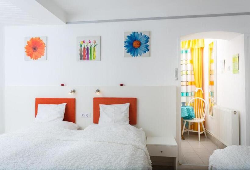 مبيت وإفطار Szivárvány Panzió