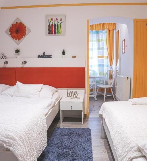 مبيت وإفطار Szivárvány Panzió