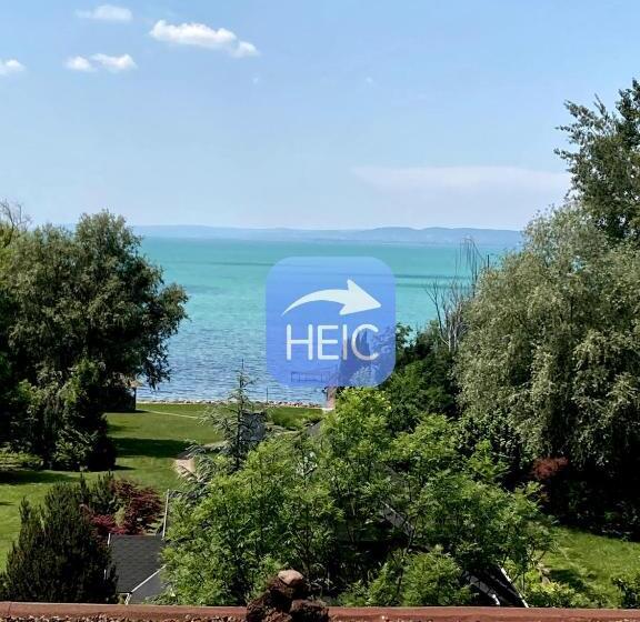 مبيت وإفطار Xendala Panzió