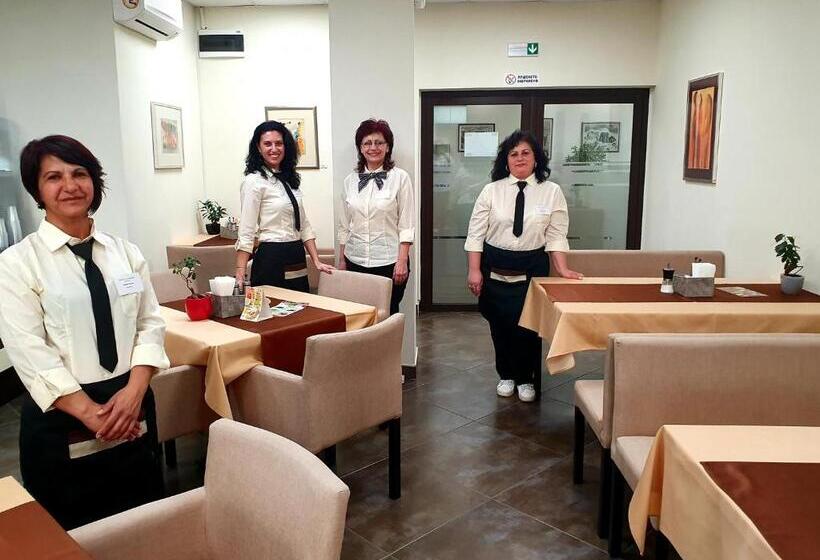 酒店 Clinic Dr. Gechevi