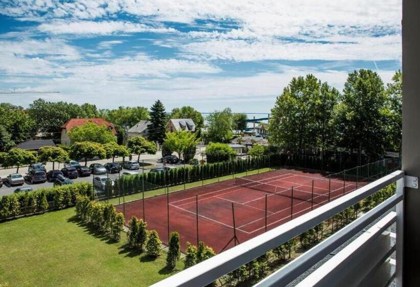 Hotell Csopak Resort & Lake