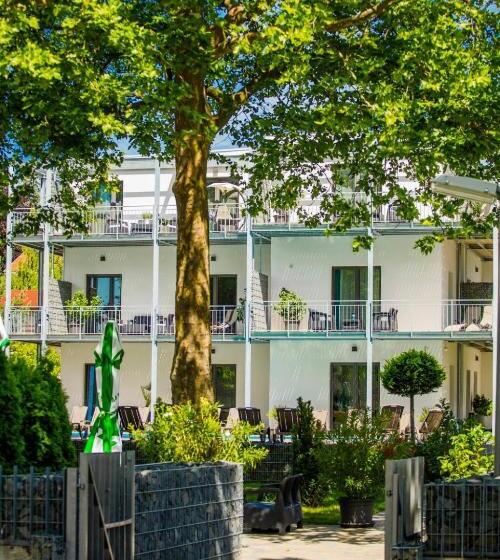 Hotell Csopak Resort & Lake