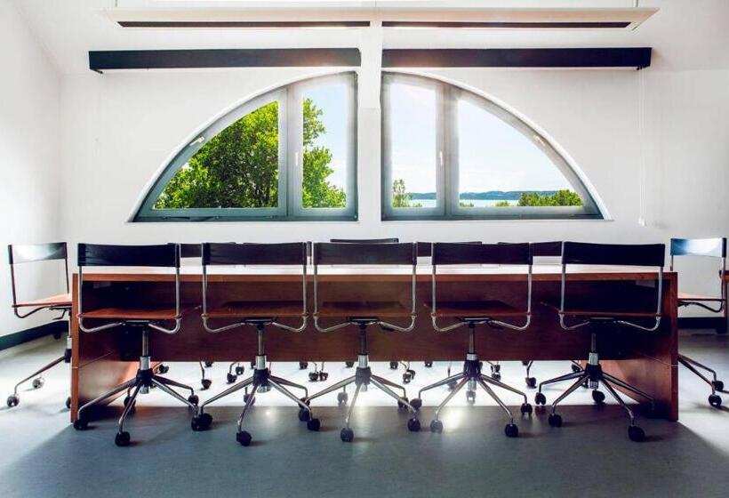 Hotell Csopak Resort & Lake