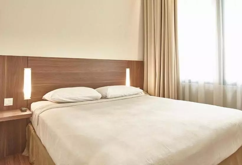 Otel Grand Cikarang