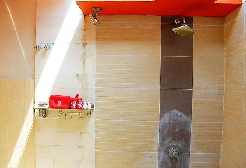 ホテル Zenrooms Denpasar Gelogor Carik 2