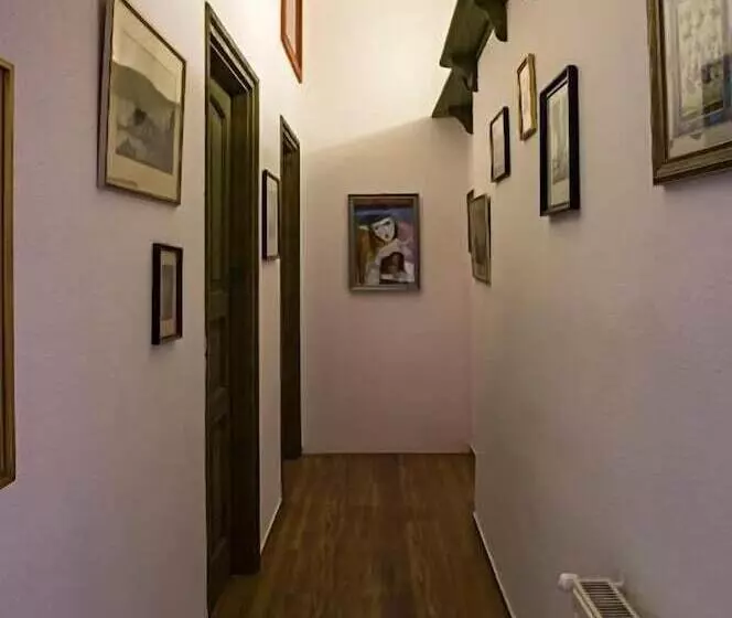 Santico Art Hotel And Hostel