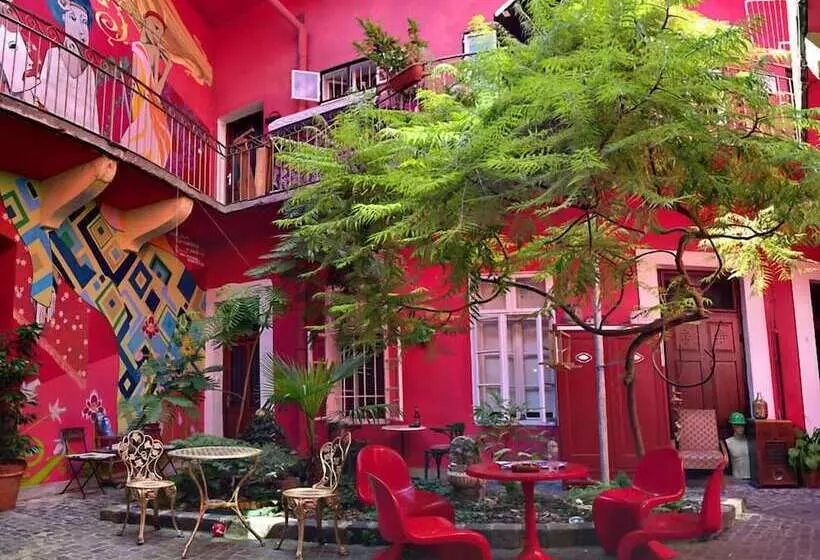 Santico Art Hotel And Hostel