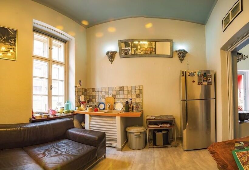 Santico Art Hotel And Hostel