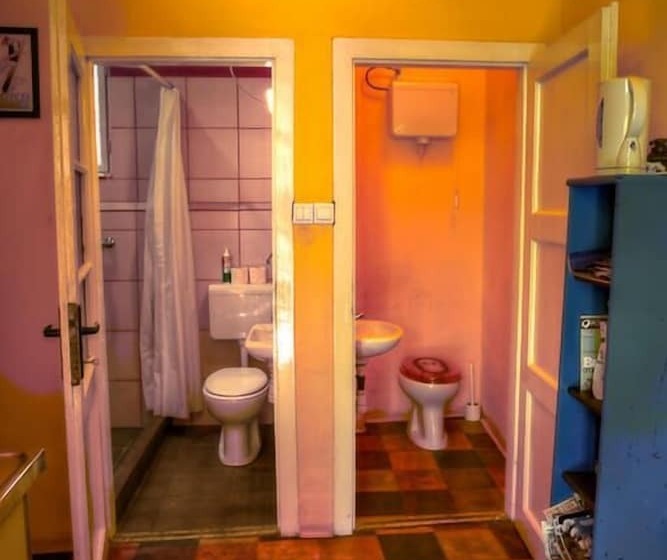 Santico Art Hotel And Hostel