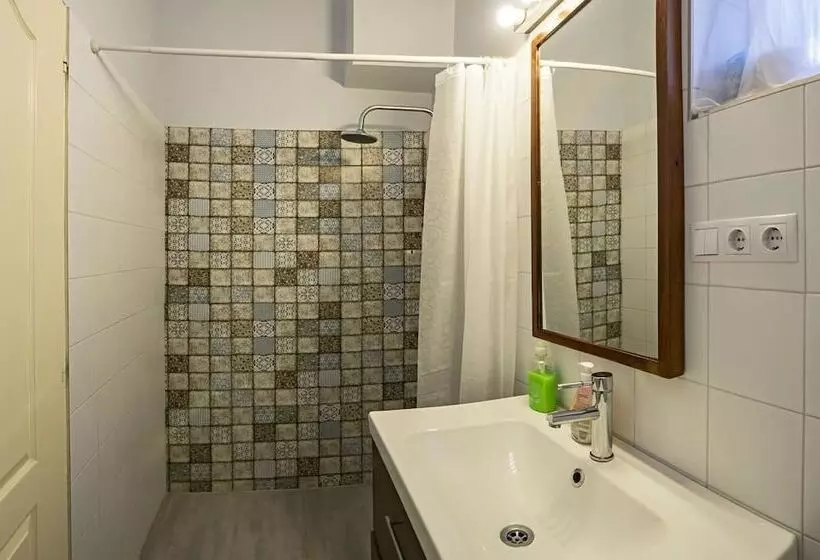 Santico Art Hotel And Hostel
