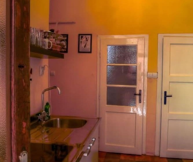 Santico Art Hotel And Hostel