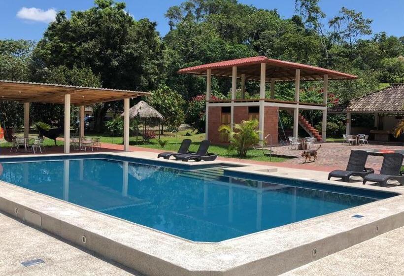 فندق Jungle Lodge El Jardin Aleman