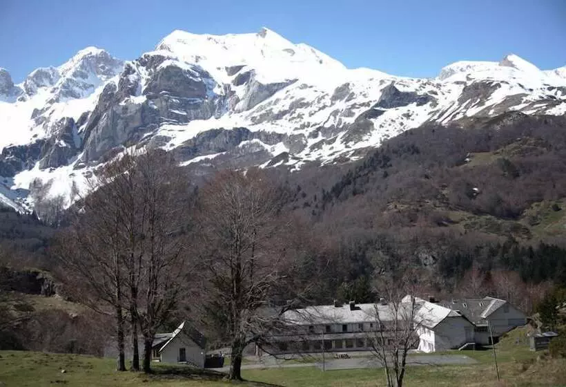 Association Peyranère   Hostel