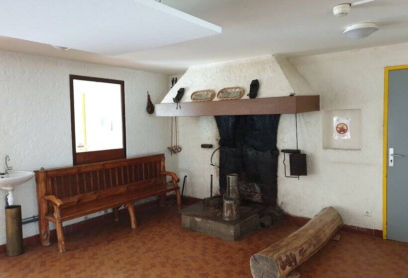 Association Peyranère Hostel