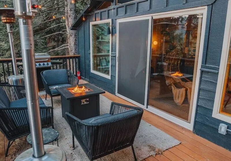 Aamiaismajoitus (B&B) Lightfoot Cabin