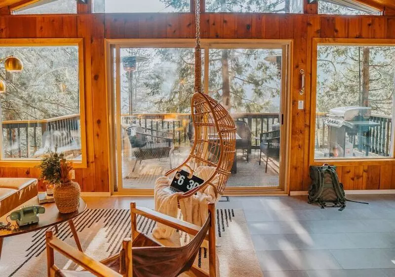 Aamiaismajoitus (B&B) Lightfoot Cabin