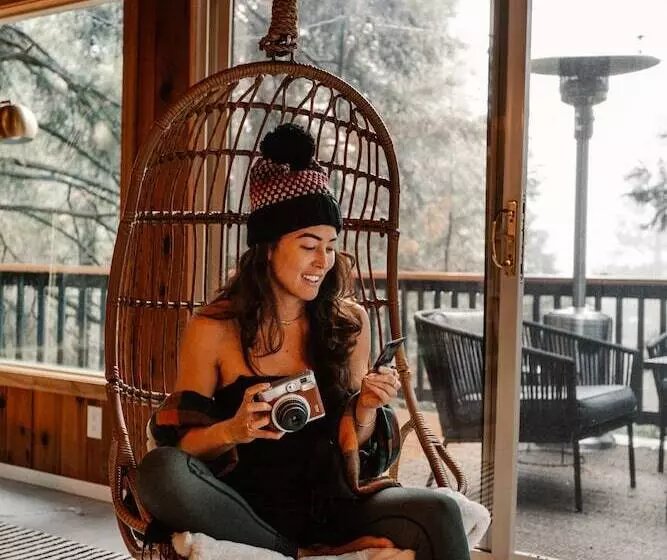 Aamiaismajoitus (B&B) Lightfoot Cabin