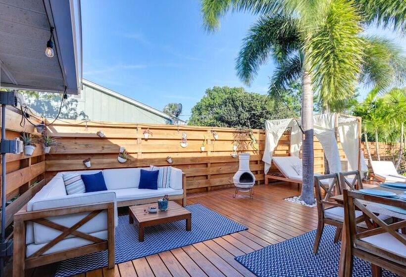 Bright Home W/ Sauna & Deck: 1 Mi To Dtwn Stuart!