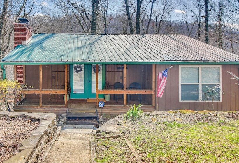 Family Friendly Smithville Cabin: Game Room & Deck