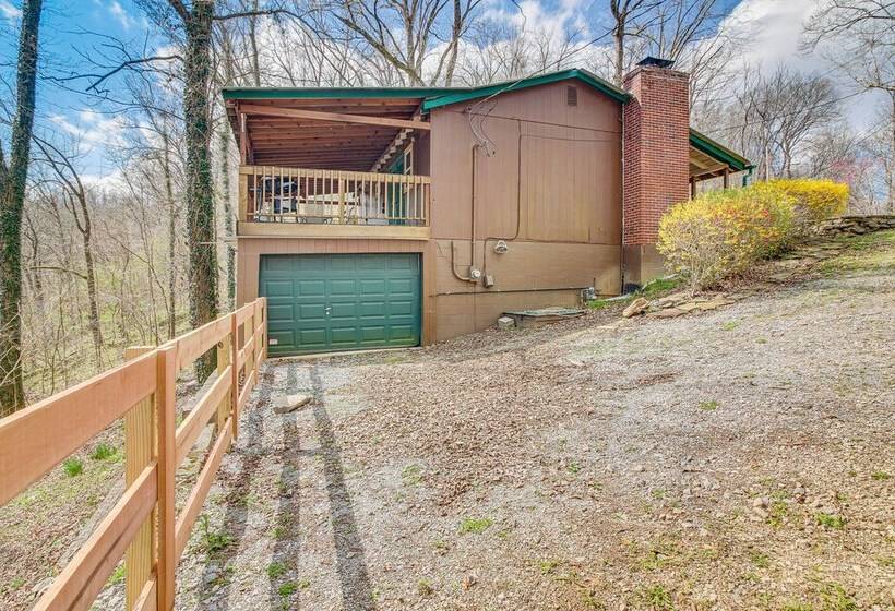 Family Friendly Smithville Cabin: Game Room & Deck