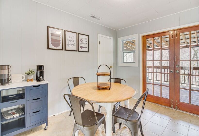 Family Friendly Smithville Cabin: Game Room & Deck