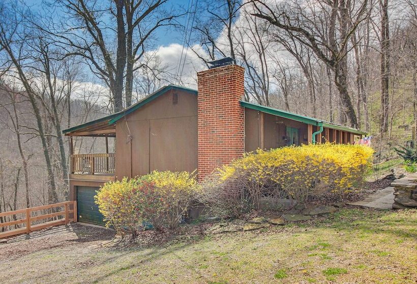 Family Friendly Smithville Cabin: Game Room & Deck