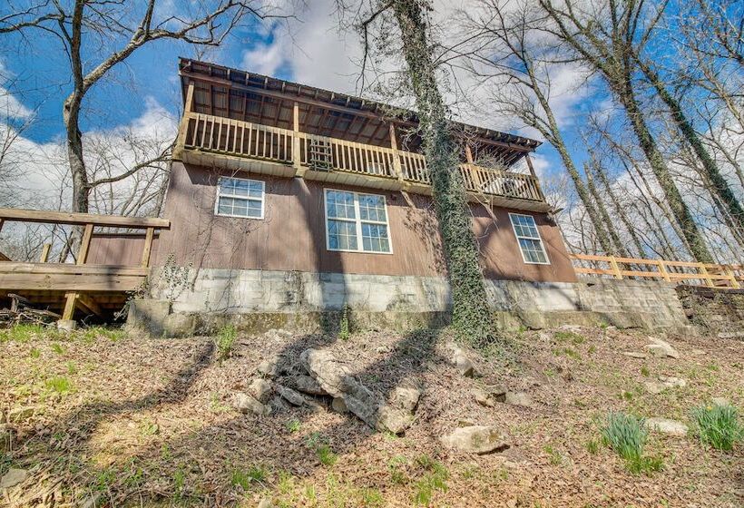 Family Friendly Smithville Cabin: Game Room & Deck