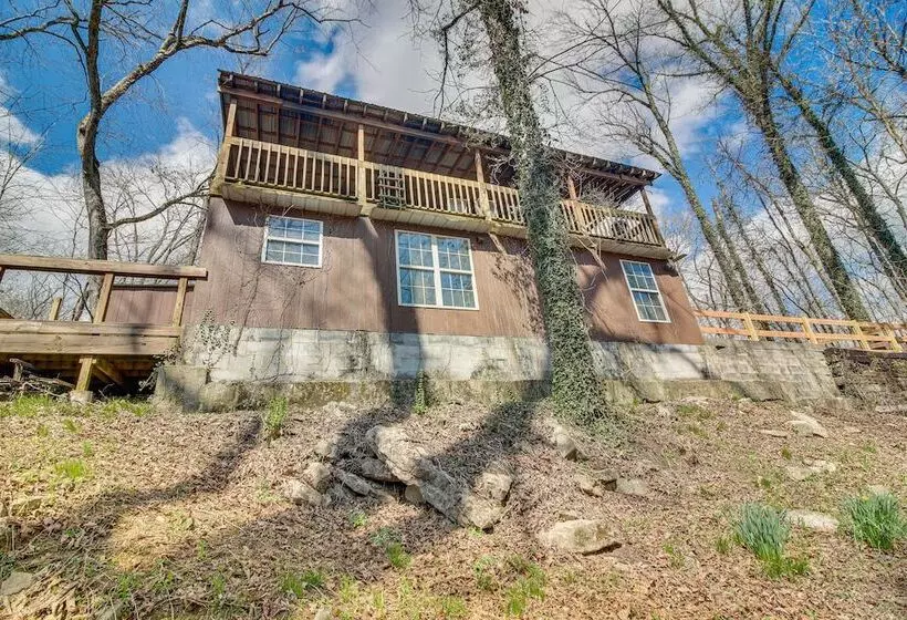 Family Friendly Smithville Cabin: Game Room & Deck