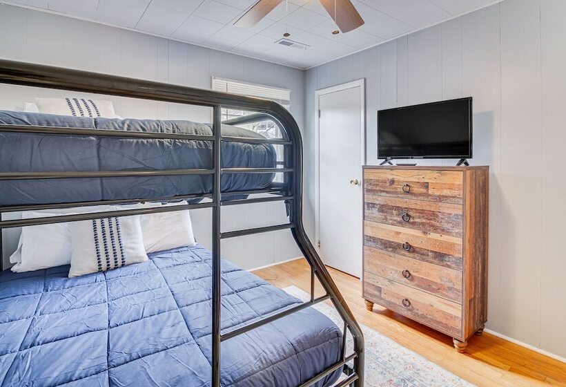 Family Friendly Smithville Cabin: Game Room & Deck