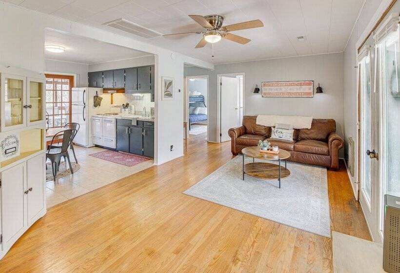 Family Friendly Smithville Cabin: Game Room & Deck