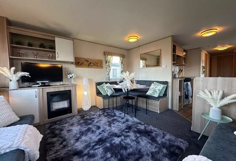 Hotelli Beautiful 3 Bedroomed Lodge In Mablethorpe