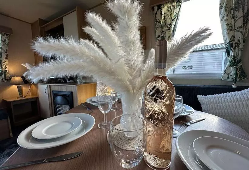 Hotelli Beautiful 3 Bedroomed Lodge In Mablethorpe