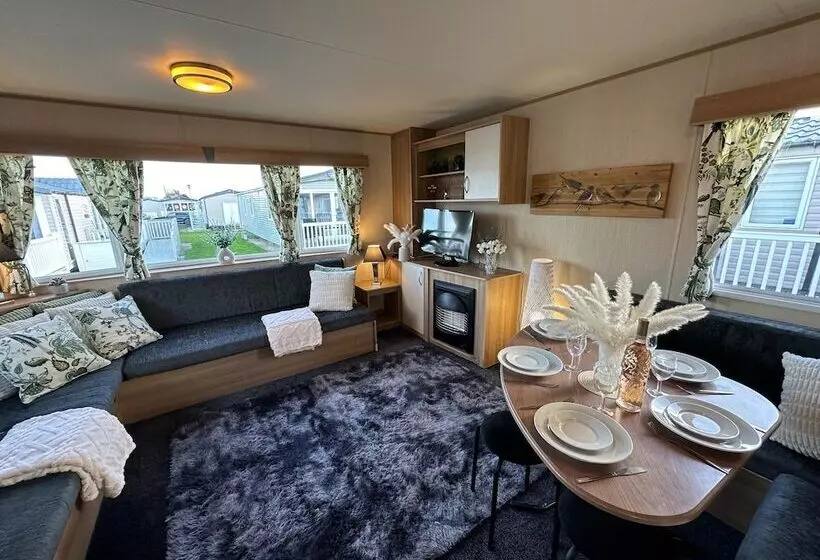 Hotelli Beautiful 3 Bedroomed Lodge In Mablethorpe