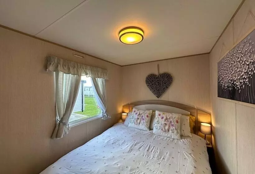 Hotelli Beautiful 3 Bedroomed Lodge In Mablethorpe