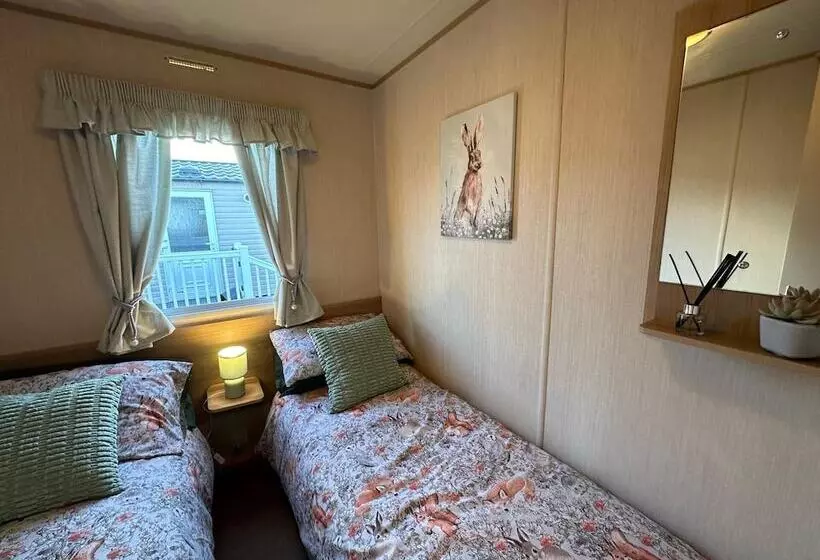 Hotelli Beautiful 3 Bedroomed Lodge In Mablethorpe